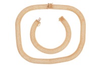 An 18ct yellow gold ball link mesh necklace and bracelet set; comprising highly flexible mesh of ball links, with concealed tongue clasp fastenings, Italian and British assay marks; necklace measures 34.0 cm laying flat (can be extended to 42.5 cm), match