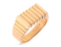 A signet ring with grooved design, the rectangular ring head with vertical ridges, leading to a flat shank, yellow metal stamped '18ct', size T, 8.59 grams.